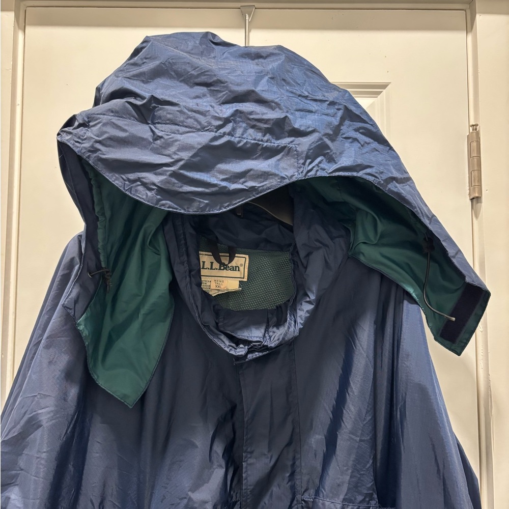 L.L. Bean Men's Navy Vintage Raincoat - Picture 6 of 15